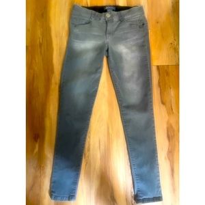 Democracy “Ab” Solutions mid-rise, soft grey jeans size 6.